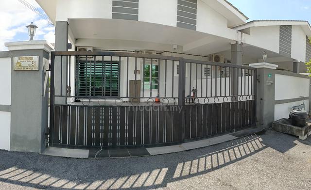 Rumah Teres Setingkat Corner Lot 1