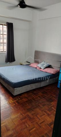 Master Room,Male,Bayu Tasik1 Condo, 6min LRT Salak selatan 1