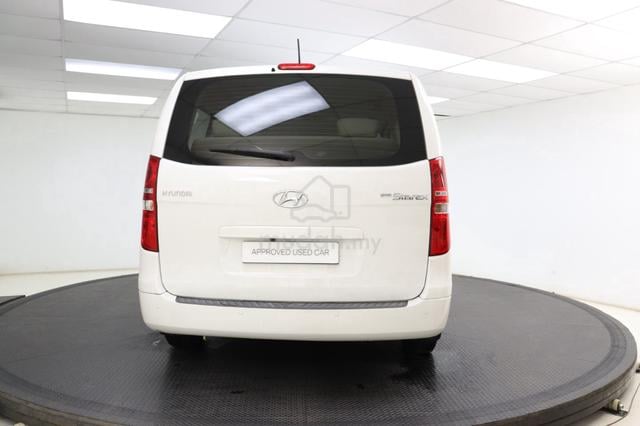 2021 Hyundai Grand Starex 2.5 - 4