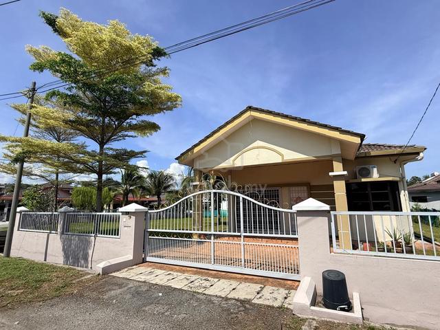 Below bank and market value Banglo with huge land at Bercham Ipoh 1
