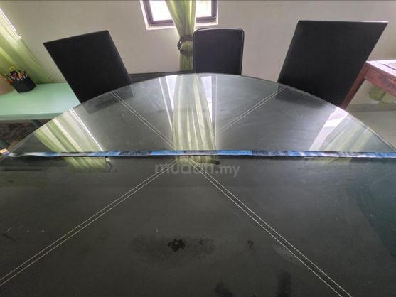 Round tempered glass dining table - photo 2 of 4
