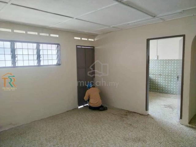 Taman Bahagia Kluang Big Size Single Storey Terrace For Sale 1