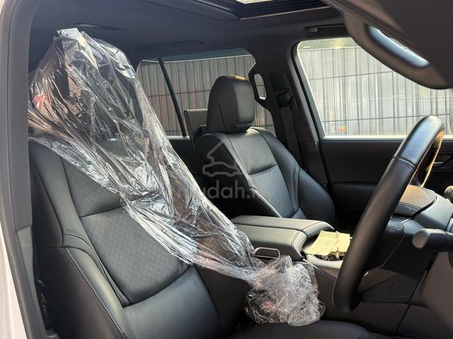 Black Interior 2025 Toyota LANDCRUISER 3.4 300 ZX - 4
