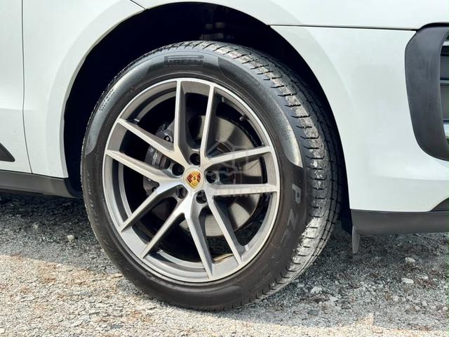 FULL SPEC 2022 Porsche MACAN SPORT CHRONO - 4