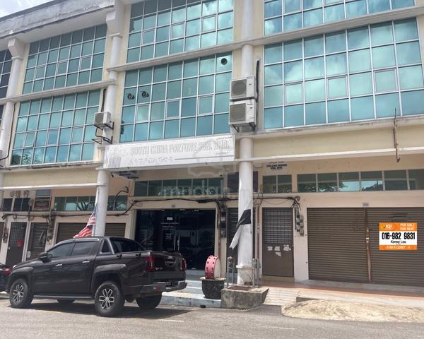 Facing Main Road Beserah Shoplot 1