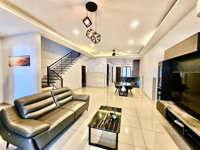 (Fully Furnished) Double Storey East Precint 2 Bandar Teknologi Kajang 1