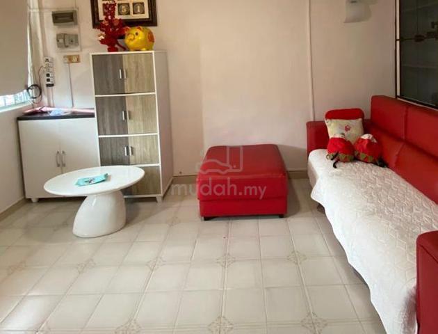 Flat Taman Ungku Tun Aminah 1