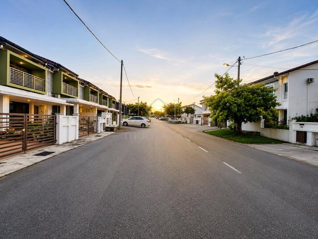 SAIZ 22x75 Puncak Alam 2 Tingkat Teres Puncak Bestari 1
