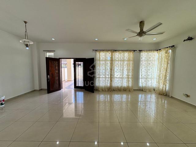 FREEHOLD Renovated Double Storey Semi D Taman Merbok 1