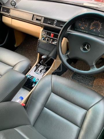 Mercedes Benz E230 W124 tahun 1994 - 4