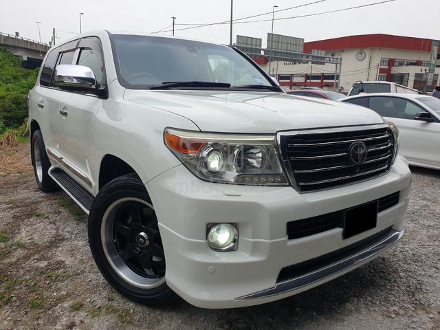 13/18 Toyota LANDCRUISER URJ202 4.6 V8 (A) ZX Spec - 1