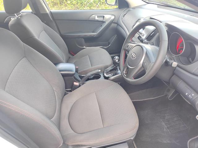 Kia Forte 1.6 (A) - 2011 TIP TOP CONDITION - 4