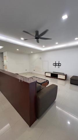Renovated 2 storey link at bandar nusaputra 1