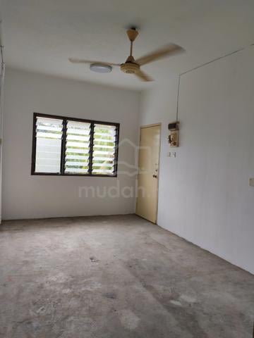 Owner Selling - Freehold Flat in Taman Alam Megah, Seksyen 28 1