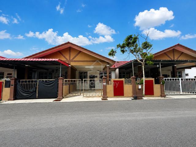 [FREEHOLD - AREA TENANG] Single Storey, Tmn Hajah Yon ,  Jasin ,Melaka 1