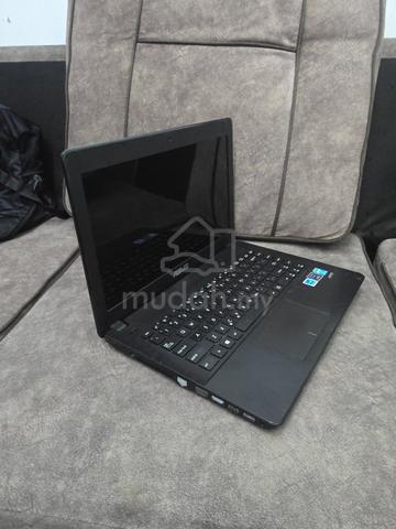 asus laptop computer - photo 2 of 3