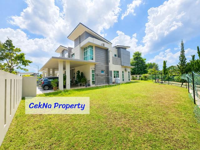 View Cantik & Tanah Luas🔥Corner Lot SemiD 2 Tingkat Lakeview, Kotasas 1