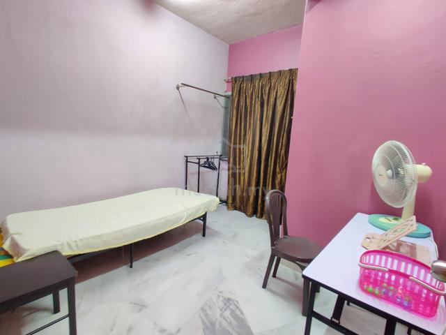 Renovated & Furnished Medium Bedroom next to Mc D, 1.1km to LRT Ampang 1