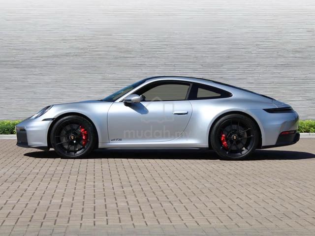 2025 Porsche 911 Carrera GTS (992 II) BRED INT - 3