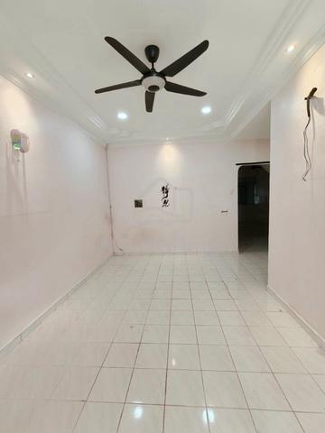 Senai Bintang Utama fully renovated single storey terrace house 1