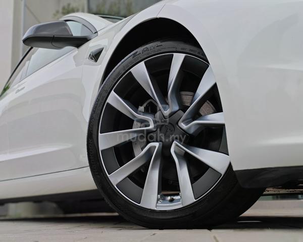 Tesla Model 3 Long Range AWD (2025) - 5