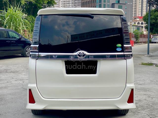 2019 Toyota VOXY 2.0 ZS KIRAMEKI II 7-SEATER FL - 4