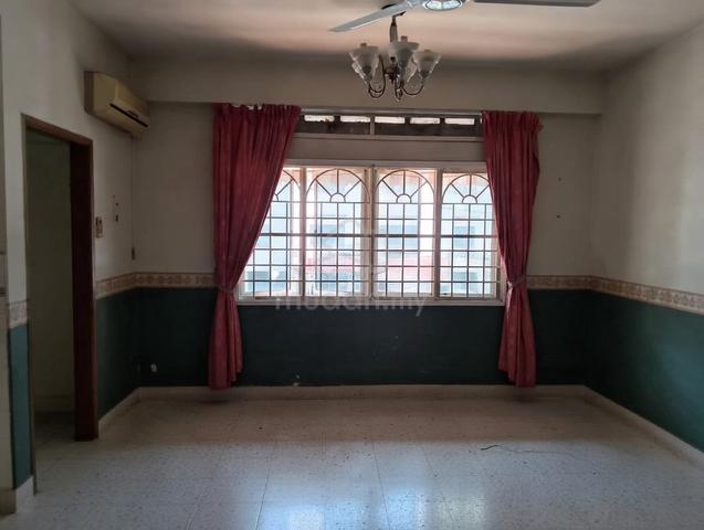 Goodyear Court 10 Flat 1
