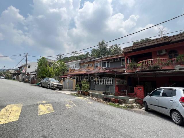 Paling Murah Facing Playground Reno 2 stry House Ampang 1