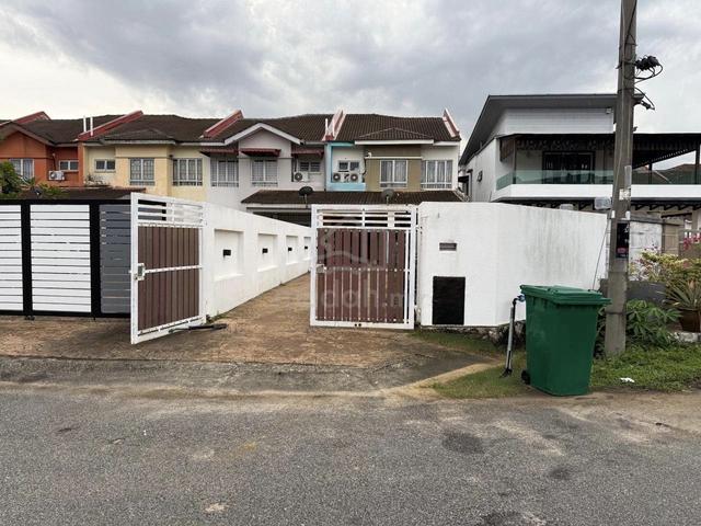 MURAH [RENOVATED] 2 Storey Terrace House Bandar Tasik Puteri, Rawang 1