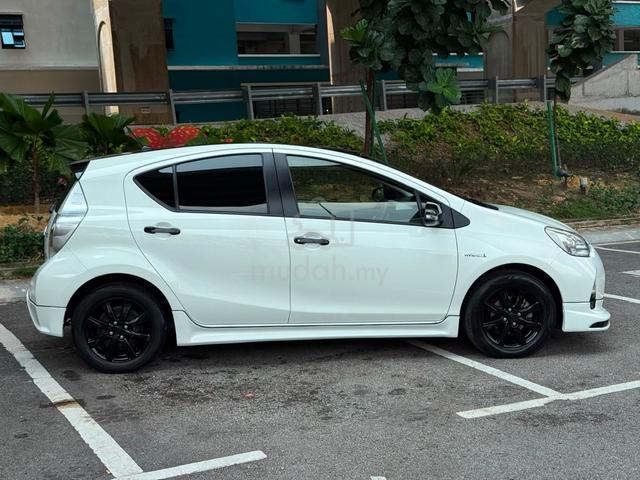 2013 Toyota PRIUS C 1.5 TRD SPORTIVO - NEWBATT25 - 3