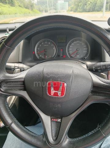 2009 Honda STREAM 1.8 I-VTEC RSZ (A) - 4