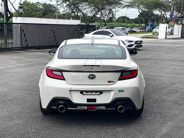 2022 Toyota 86 2.4 GR *5A *WARRANTY *TRADE IN - 4