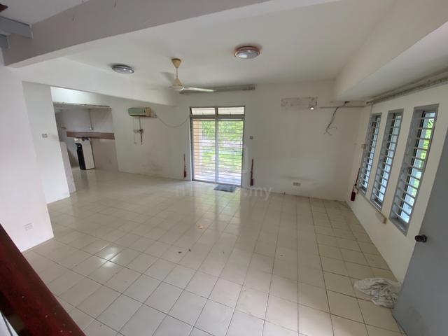 CORNER LOT Double storey Jalan TTP 8 Taman Tasik Puchong Prima Puchong 3