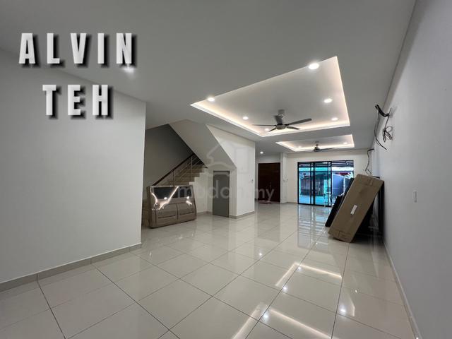 Fully Renovated | Taman Bayu Aman | 3 Storey Terrace House | SeaView 1