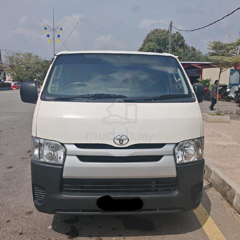2022 Toyota HIACE 0 2.5L (M) - 1
