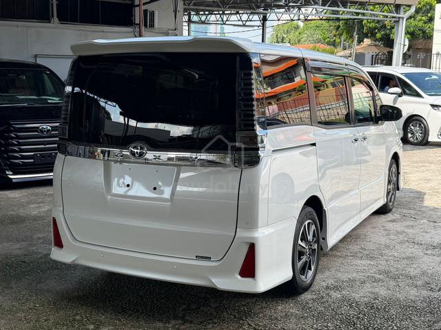 2021 Toyota VOXY 2.0 ZS KIRAMEKI III 2PD 8STR 21K - 2