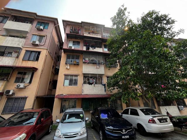 Putra Impian Apartment 1
