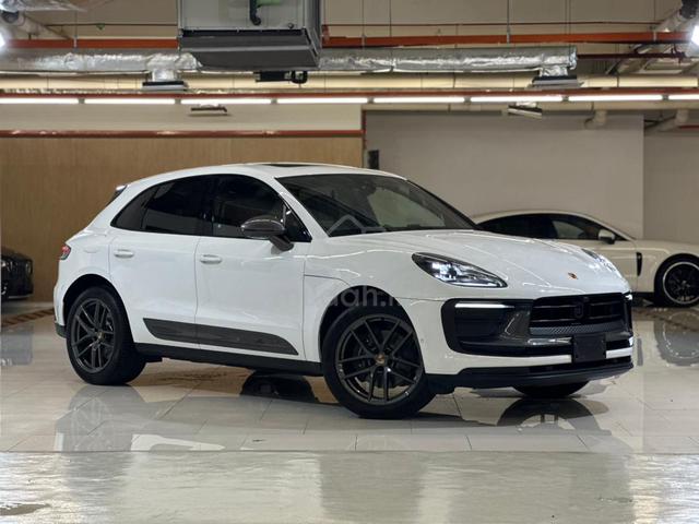 (NEW ARRIVAL + LOW MILEAGES) 2023 Porsche MACAN T - 3