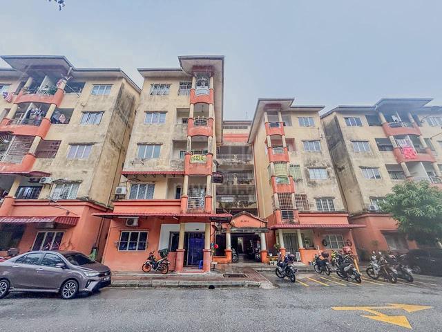 Merak Apartment (Shah Alam) 1
