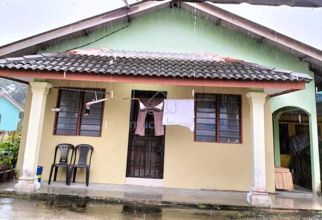 Rumah Sewa Sungai Tiram  1