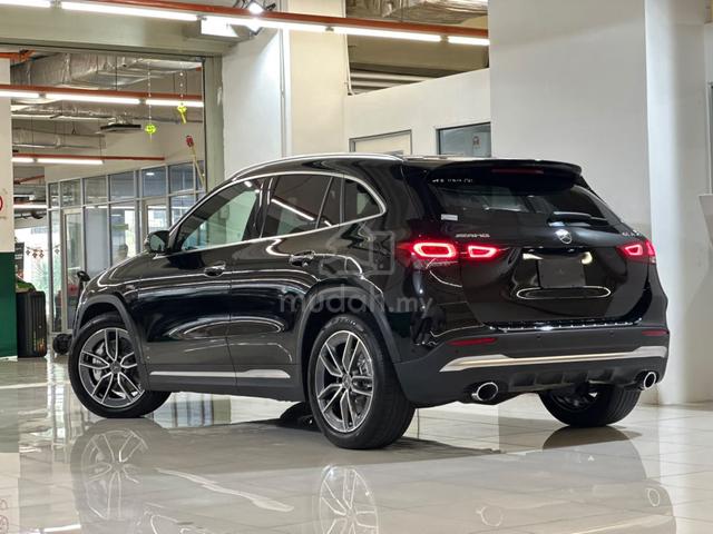 2021 Mercedes Benz GLA35 AMG 4MATIC / PANROOF - 4