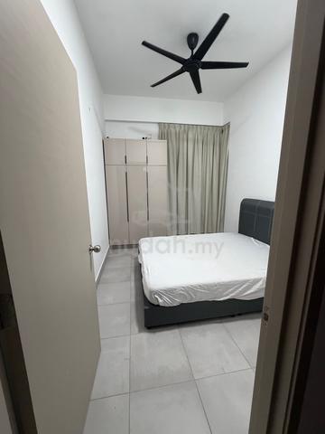 medium room for rent 1