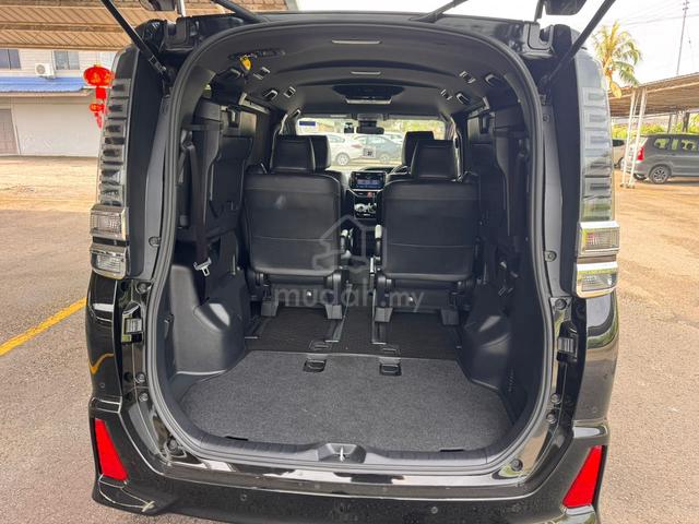 2021 Toyota VOXY 2.0 ZS KIRAMEKI III (A) - 5