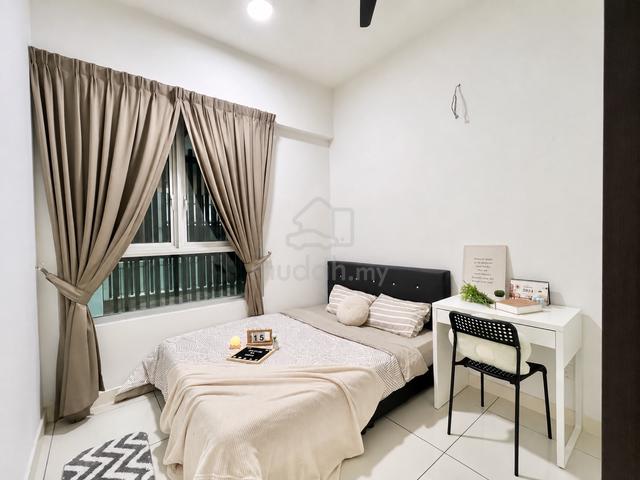 Middle Room For Rent @15min to CIQ🤩 1