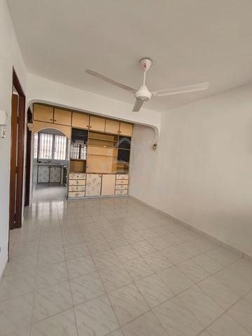Flat Taman Ungku Tun Aminah 1
