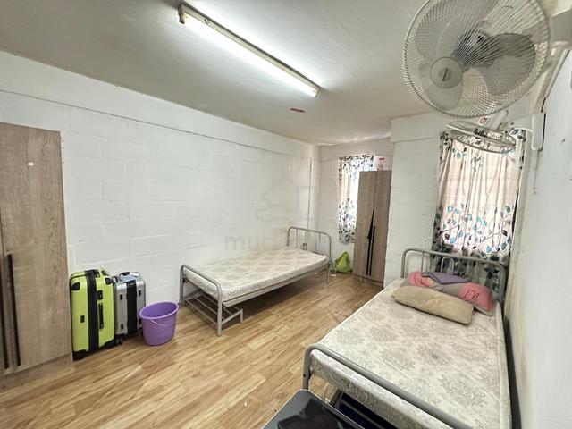 BILIK UNTUK DISEWA – FLAT SEKSYEN 20 (Master Room)  1