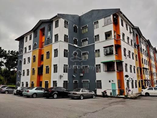 Dahlia Court Apartment (Salak Tinggi) 1