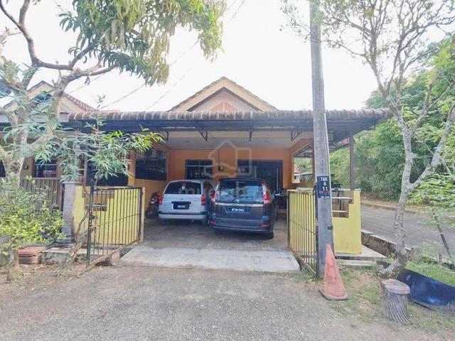 Teres End Lot depan Hospital Hulu Terengganu 1