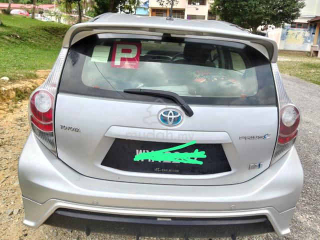 2012 Toyota PRIUS C 1.5 (HYBRID) (A) - 2