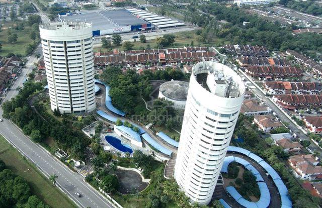 Country Tower Condominium 1